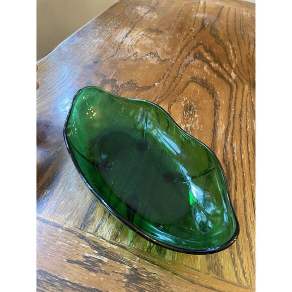 Vintage Green Glass Leaf Dish 10" - Decorative Serving Bowl Retro Home Decor - Picture 3 of 6